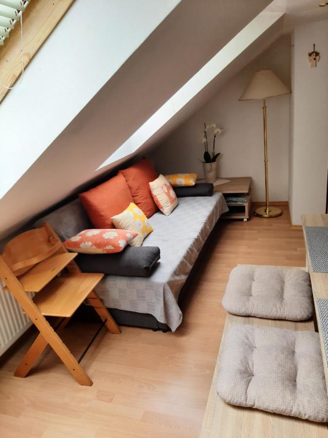 Apartma Vrh Лесце Екстериор снимка